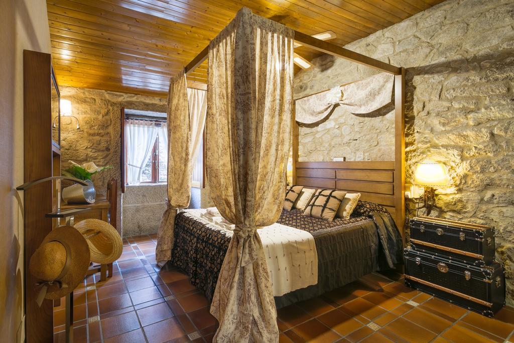 Aldea Os Muinos Guest House As Mirans Exterior photo